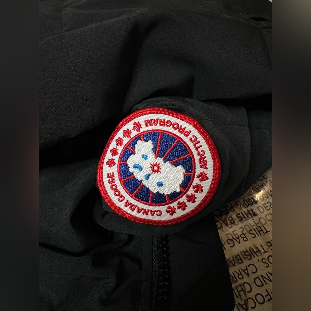 Brand NEW Canada Goose Shelburne Parka, winter jacket - Picture 6 of 6